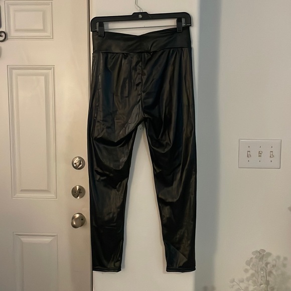 Black Faux Leather Leggings Size L - Picture 3 of 5